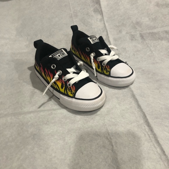 Converse Toddler sneakers size 8 - Picture 5 of 6